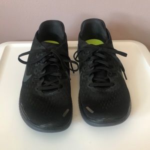 Black Nike Free Runs 2018